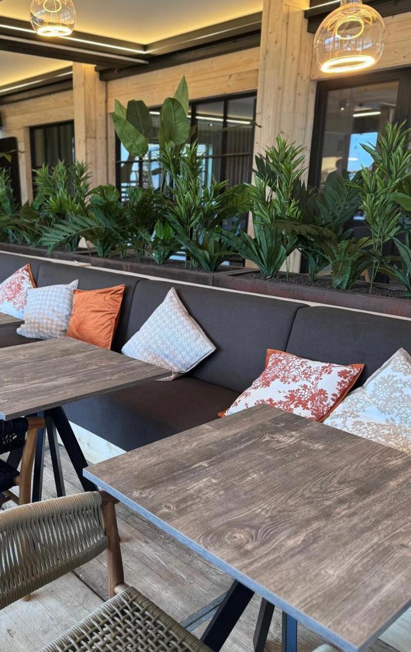 Amani - Aap Hotel Lichtaart Kültér fotó