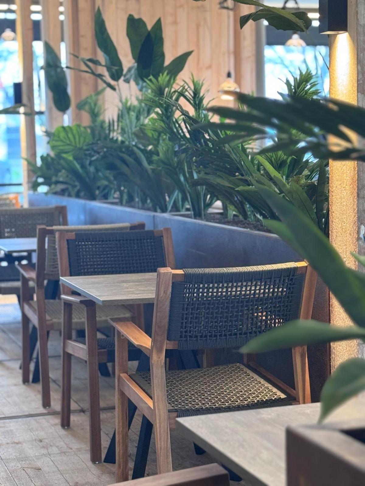 Amani - Aap Hotel Lichtaart Kültér fotó